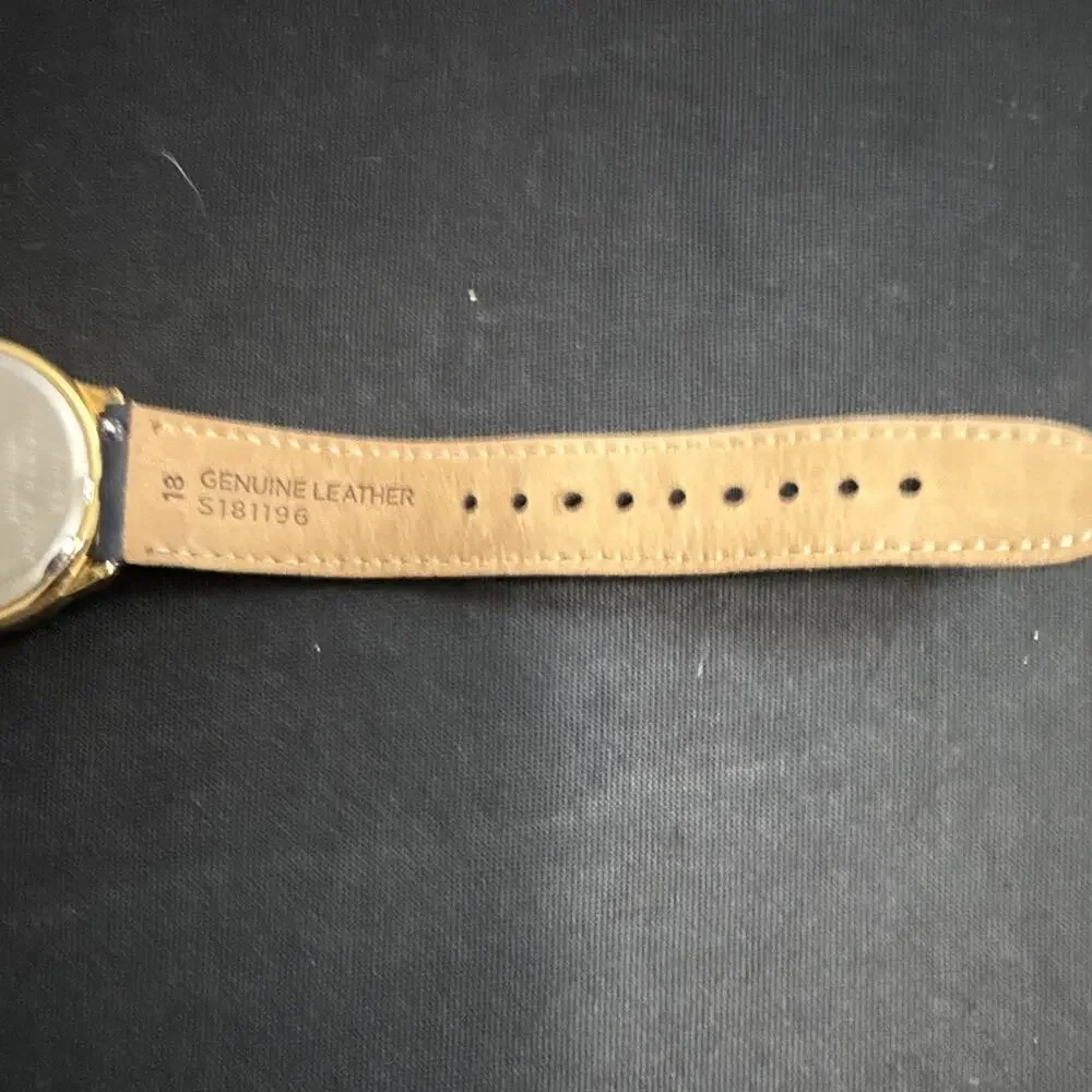 VINTAGE 90s FOSSIL ES-8627 WRISTWATCH NEW BATTERY & NEW BAND! 35mm Dial (B25)